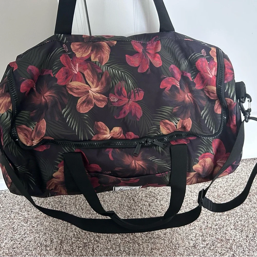 Herschel Supply Company Tropical Black Floral Duffel Bag Large - Picture 5 of 16